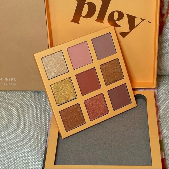 NIB PLEY BEAUTY Pleyer Palette 9 Shade Eyeshadow Collection in Golden Girl - Picture 1 of 6
